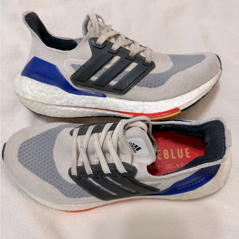 Kids Adidas Ultra Boost Size 4